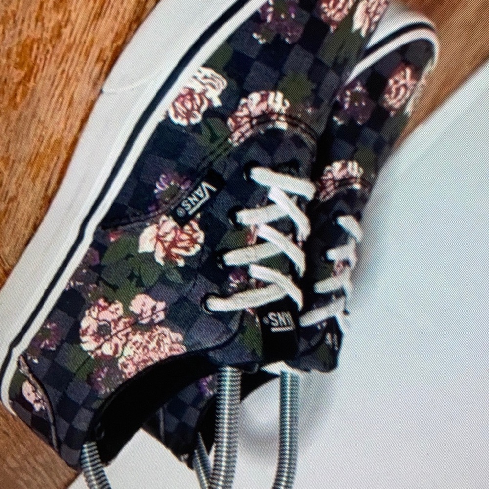 Flower pattern low lace up shoes